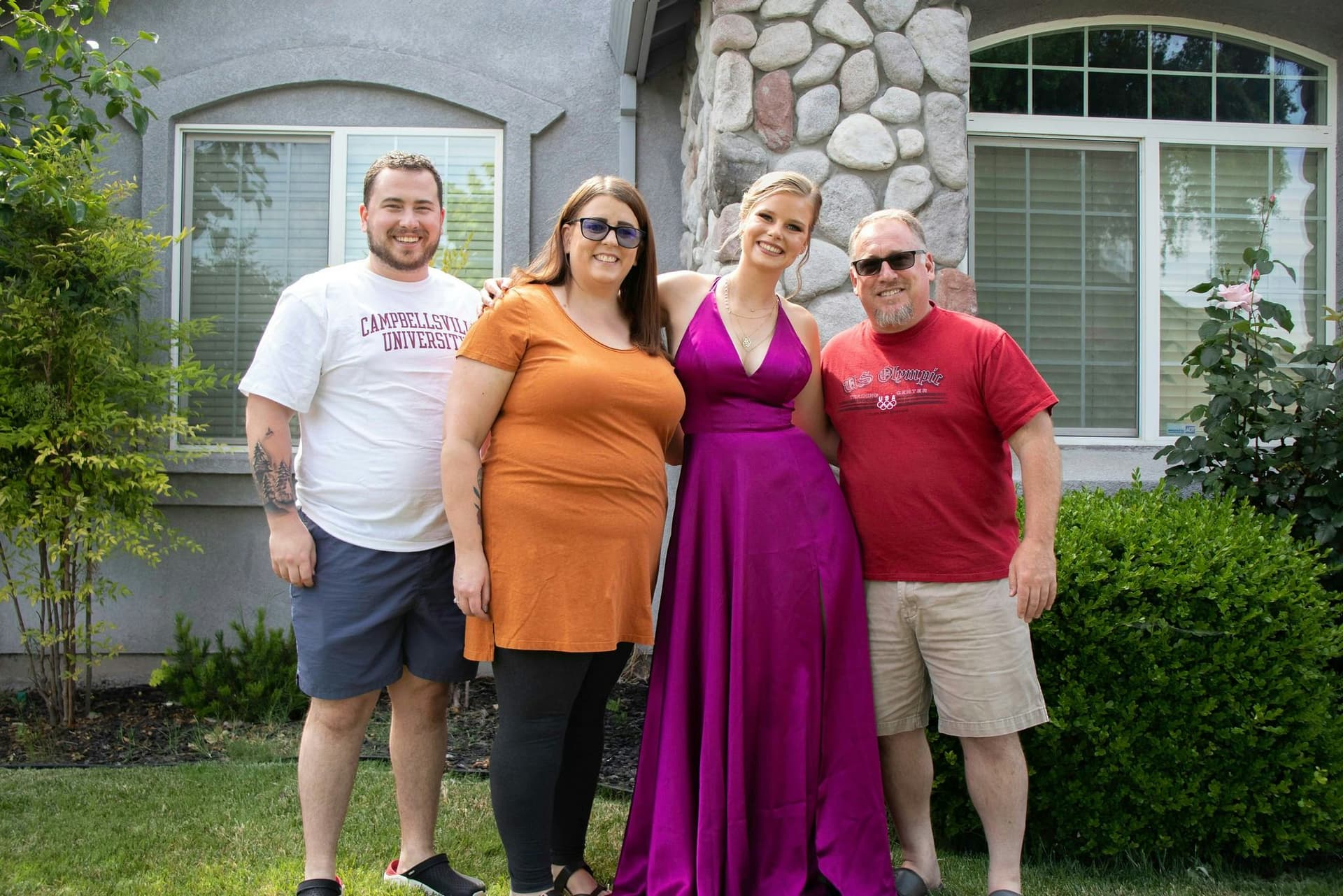 Famiglia ospitante accoglie una studentessa durante un’esperienza nel sistema scolastico americano, offrendo supporto, integrazione e vita quotidiana negli USA.